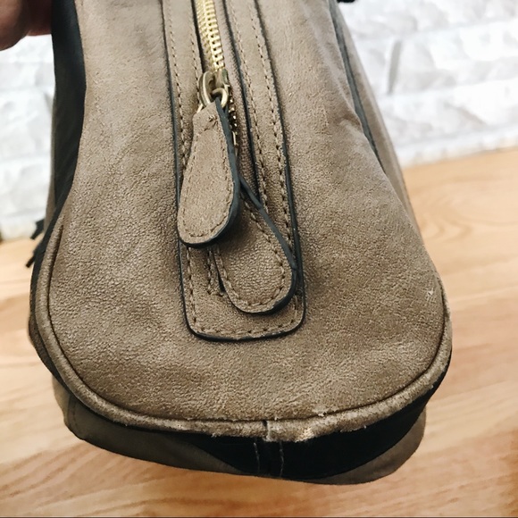 Tan and Black Purse - Picture 4 of 7